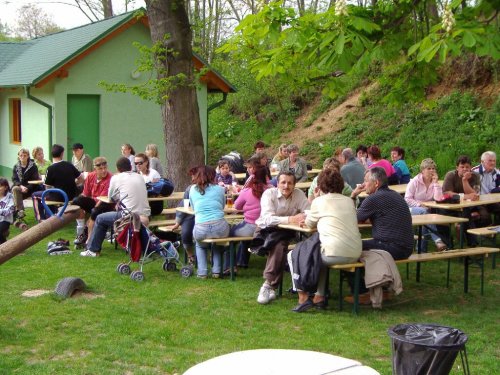 Otevírání studánky nad Žlebem - 7.5.2006